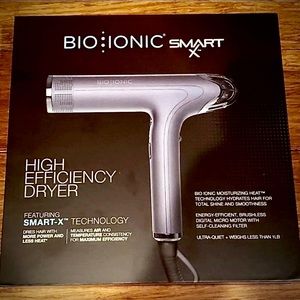BIO IONIC SMART X HIGH EFFICIENCY DRYER. Used 1 X for Demo purposes.